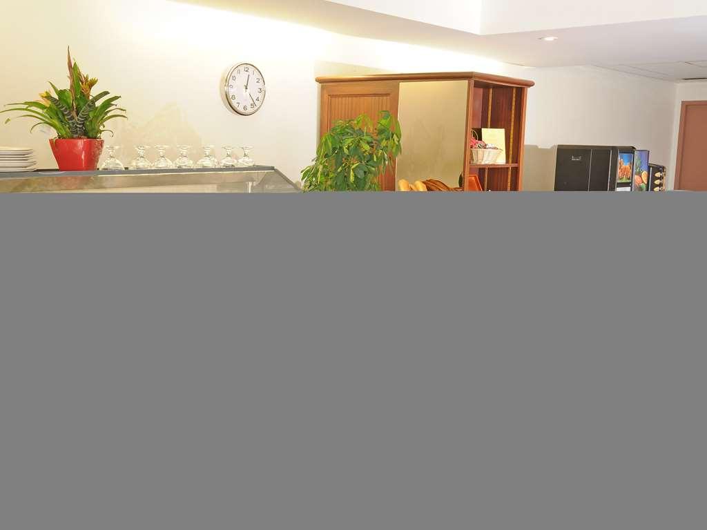 Ibis Budget Bourgoin Jallieu Centre Restoran gambar